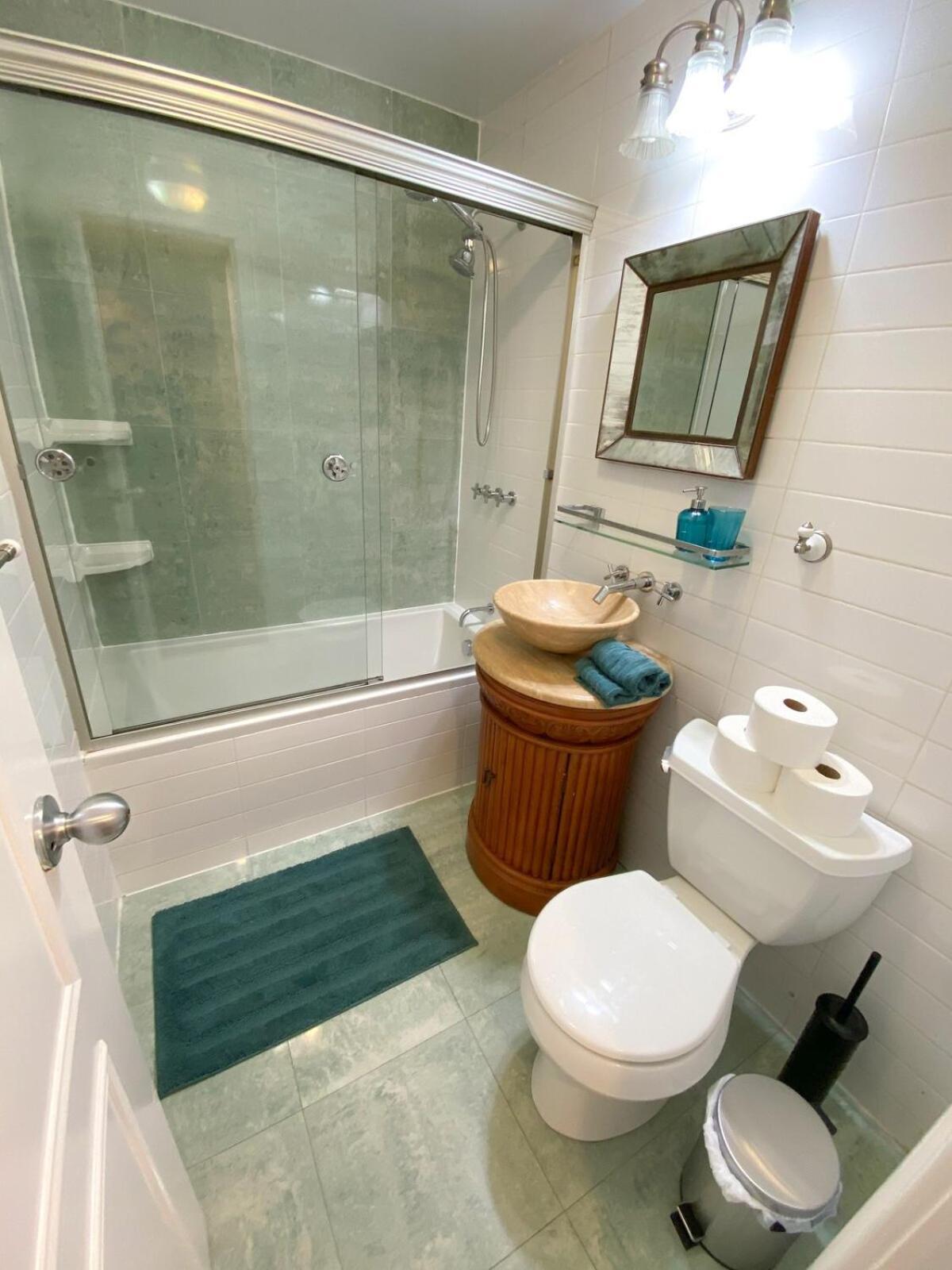 Appartamento Spacious 4br 2ba With Private Outdoor Space Uws *