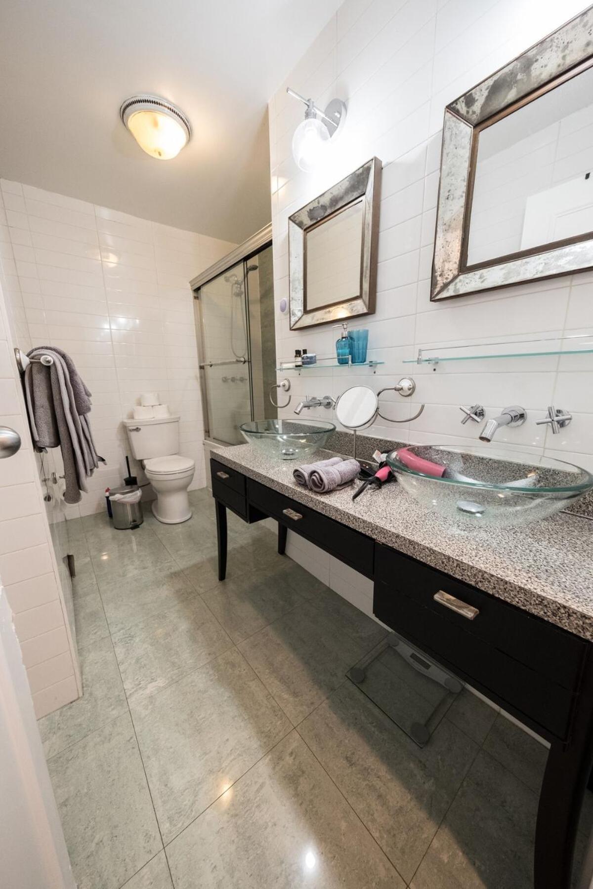 Appartamento Spacious 4br 2ba With Private Outdoor Space Uws *
