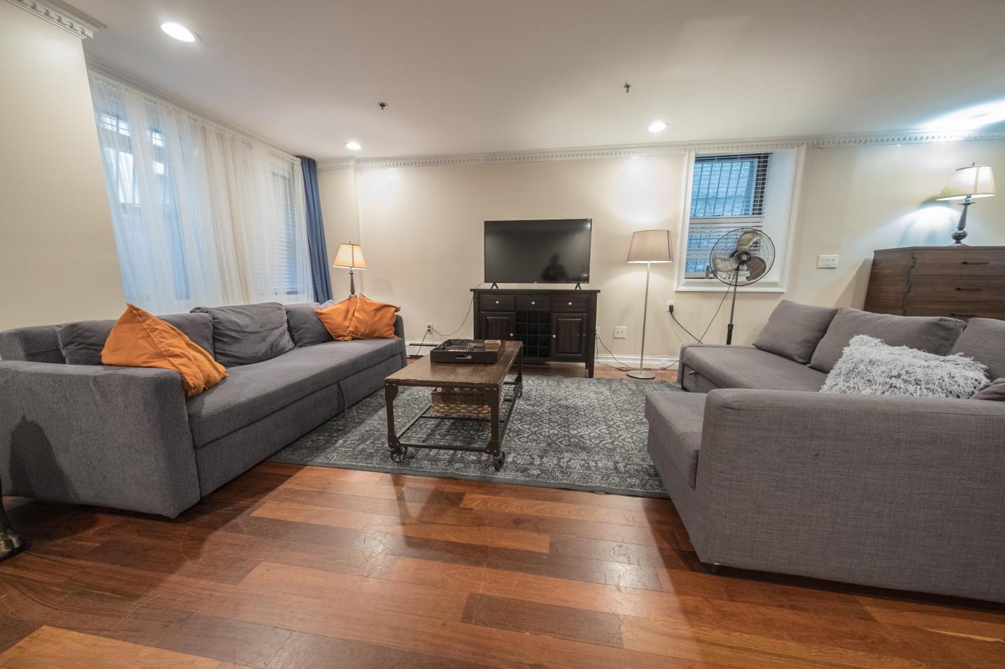 Appartamento Spacious 4br 2ba With Private Outdoor Space Uws *