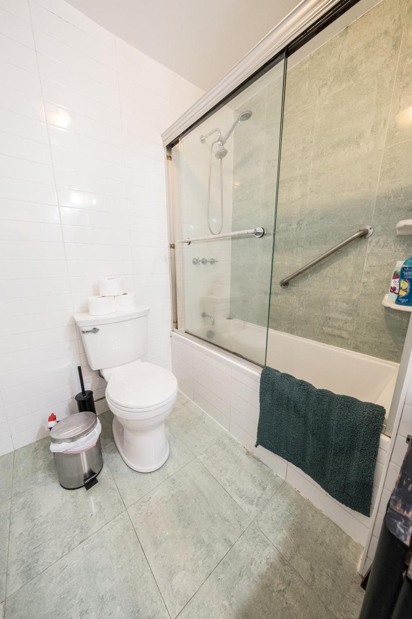 Appartamento Spacious 4br 2ba With Private Outdoor Space Uws *